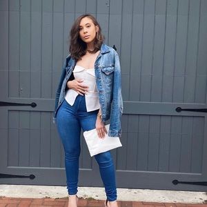 Cropped Split White Top. Size M.